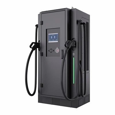 Un caricabatterie CC da pavimento può essere utilizzato sia per le auto che p...
